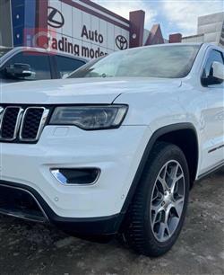 جیپ گراند شیرۆکی